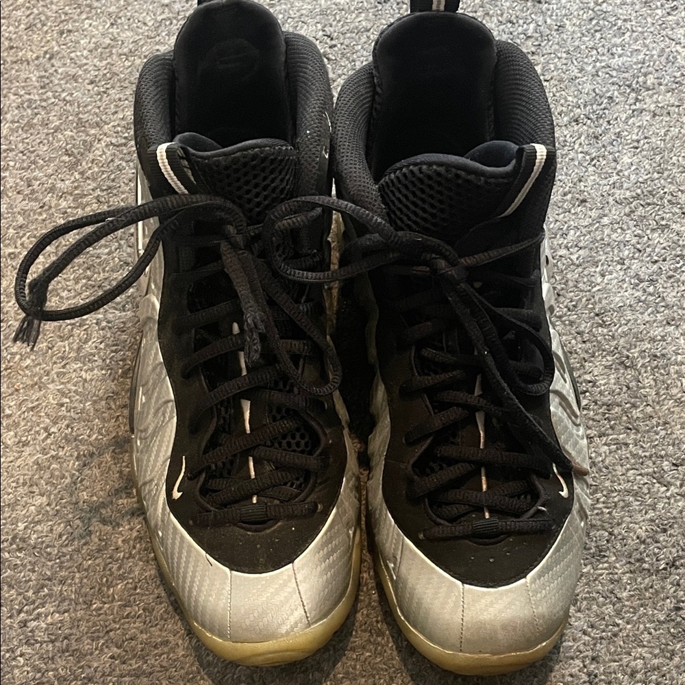 Nike Silver and Black Men's Athletic Basketball Shoes